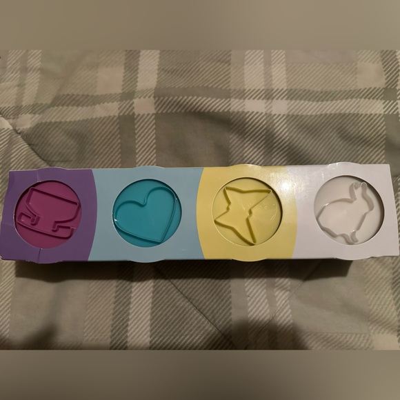 Modeling Dough - Picture 2 of 2